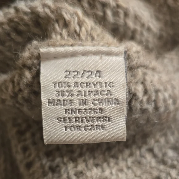 Yvos Cozy Cable Knit Short Sleeve Sweater Dress 79% Acrylic, 30% Alpaca. - Picture 14 of 16